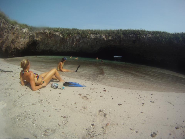  Afternoon snorkeling
